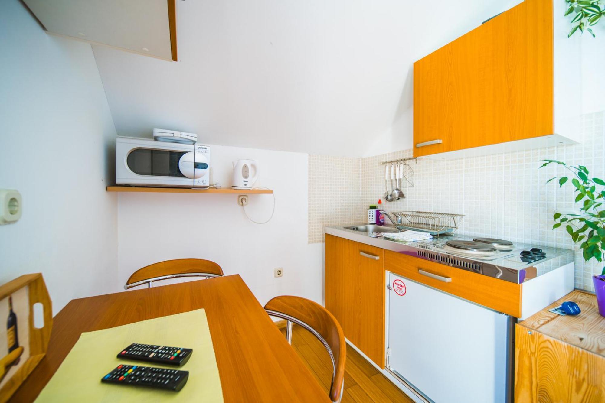 Apartments And Rooms Denoble Korcula Town Bagian luar foto