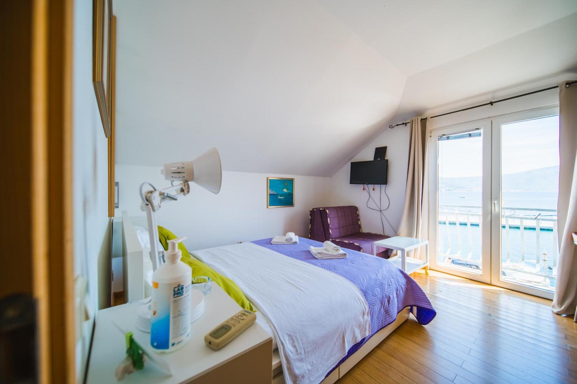 Apartments And Rooms Denoble Korcula Town Bagian luar foto