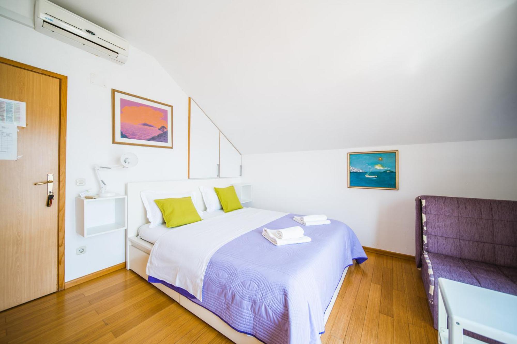 Apartments And Rooms Denoble Korcula Town Bagian luar foto